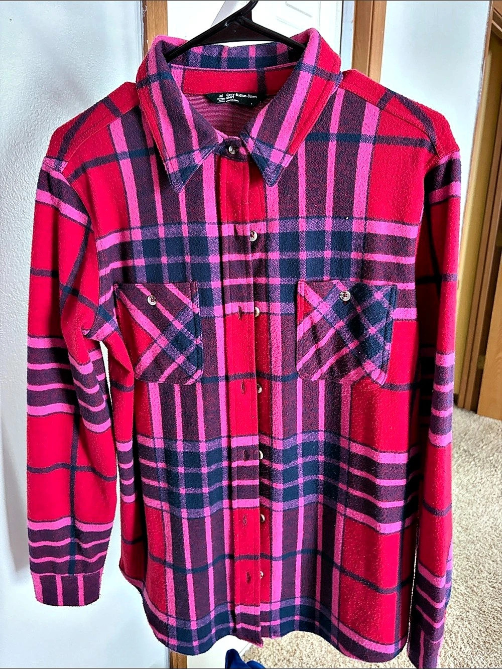 Cozy Button-Down Member Small Shirt Plaid Button-Down in Red & Pink Size Small